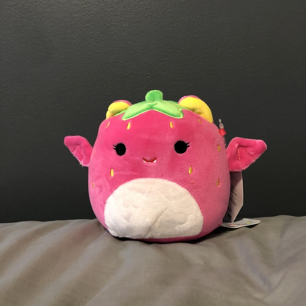 Gwendolyn 5" Strawberry Bat Squishmallow Mystery Bag - Picture 1 of 4
